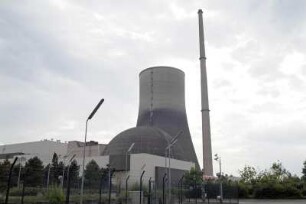 Atomkraftwerk AKW Mülheim-Kärlich. Reaktor-Kuppel, Kühlturm. Symbole für Energie, Technik...