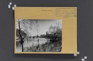 Mühlendammschleuse. Berlin, Mitte, Rolandufer/Fischerinsel