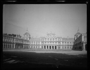 Aranjuez (Spanien): Palacio Real de Aranjuez (Ehrenhof)