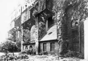 Halle (Saale), Dom, urspr. Dominikaner-Klosterkirche St. Pauli, Einbauten zw. den Strebepfeilern der Nordseite; Umbauten 1519-1526 nach Erhebung zum Neuen Stift; Bastian Binder (Umbau)