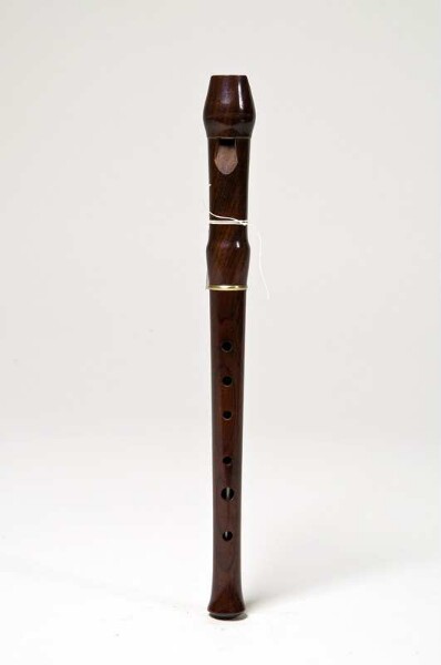 Open inner flute with finger holes