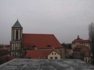 Senftenberg (Zły Komorow), Kirchplatz