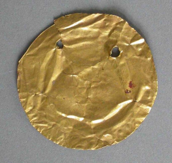 Gold pendant (decorative plate)