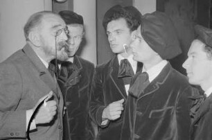 Szenenbilder aus dem Stück "Die Affäre Dreyfus" von Hans José Rehfisch und Wilhelm Herzog am Schloßparktheater Berlin-Steglitz : Szenenbild