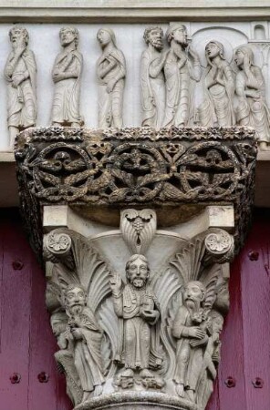 Frankreich. Bourgogne. Yonne. Vezelay. Basilique Sainte Madeleine. Hauptportal. Detail