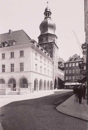 Coburg, Straße : Coburg. Straßenbild mit Feldseite des Judentores