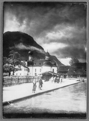 Vor St. Bartholomä am Königssee