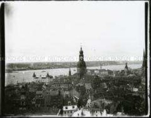 Stadtansicht von Riga mit Dom