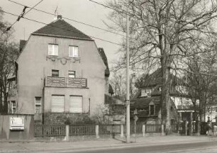 Dresden-Neustadt, Angelikastraße 2 / Ecke Bautzner Straße. Wohnhaus (um 1870). Giebelfront Bautzner Straße