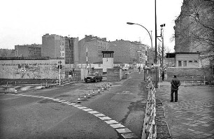 Grenzübergang : Chausseestraße Ecke Liesenstraße