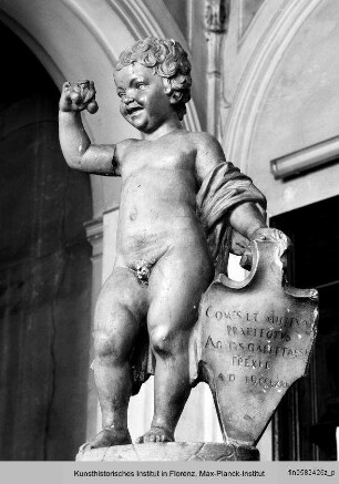 Putto mit Inschriftentafel