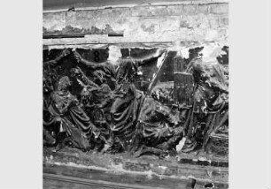 Blick auf den "Kulturgeschichtlichen Fries" von Otto Geyer im Treppenhaus der Nationalgalerie