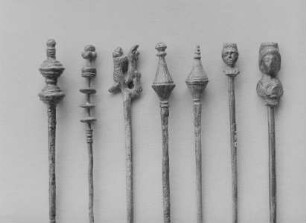 Ziernadel mit figürlichem Kopf
