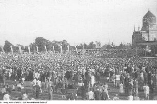 Dresden, Heinz-Steyer-Stadion. Auftritt des Alexandrow Ensemble der sowjetischen Armee, 9. September 1948