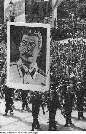 Berlin, 3. Weltfestspiele der Jugend und Studenten, Sportlerparade, August 1951