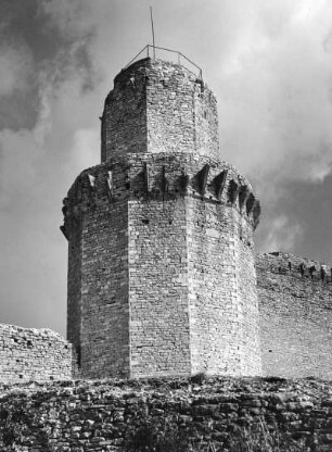 Assisi, Rocca, mittelalterlicher Burgturm, 12-eckiger Turm "Pius II.", Wiederausbau 145871459