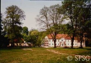 Potsdam, Park Sacrow, Blick aus der Potsdamsicht auf das Schloss.