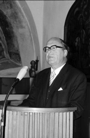Freiburg: Augustinermuseum, Präsident des Sozialgerichts bis 1975, Dr. Gebhard Freiherr von Stotzingen