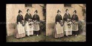 Frauengruppe in Landestrachten, Falleras, Valencia