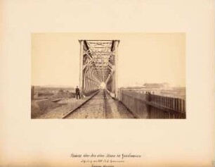 Eisenbahnbrücke über den Altrhein, Griethausen: Blick durch den Überbau