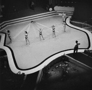 Ballettprobe für eine Varieté-Veranstaltung des Zirkus Aeros
