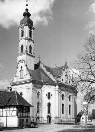 Katholische Pfarrkirche Sankt Peter und Paul mit Wallfahrt zur Schmerzhaften Muttergottes