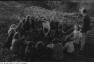 "Jugendleben". Dresden, Jugendgruppe Hechtviertel, Wanderung, 1946/47