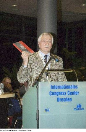 Dr. Thomas Bürger, Generaldirektor der SLUB Dresden, bei der Eröffnung "Get together" mit "Das ABC der SLUB. Lexikon der Sächsischen Landesbibliothek - Staats- und Universitätsbibliothek Dresden