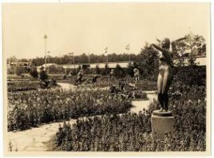 Gartenschau Sommerblumen am Funkturm, Berlin: Blumenbeete und Plastiken