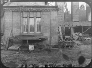 Dresden-Südvorstadt, Nürnberger Straße / Hohe Straße. Ruine der Zionskirche (1908-1912, R. Schilling, J. W. Gräbner; Zerstörung 1945, als Lapidarium genutzt). Teilansicht