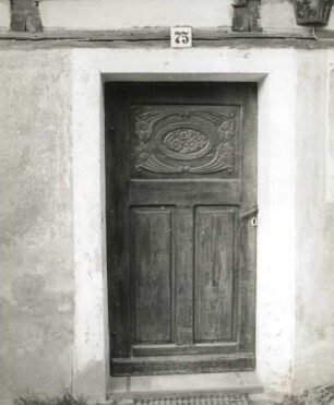 Dörnthal (Pfaffroda-Dörnthal), Hauptstraße 75. Wohnstallhaus (Hof Nr. 49). Haustür