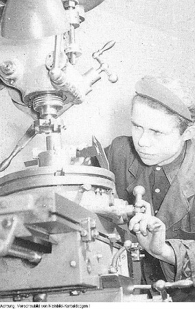 Glashütte. Betriebsberufsschule (BBS) "Makarenko" Glashütte, Februar 1957