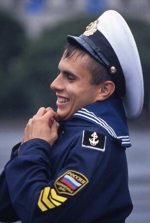 Matrose freut sich : Matrose in St. Petersburg, 2001