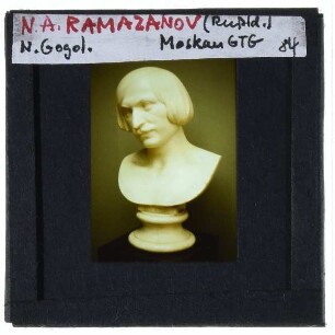 Ramazanov, Büste Nikolai Gogol
