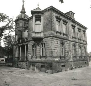 Dresden-Mickten, Kötzschenbroder Straße 24/26. Villa (um 1895). Eckansicht von Südosten