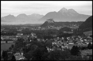 Salzburg: Fernblick über das Salzachtal auf Salzburg, vom Haus Sonnleitner
