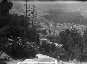 Athen: Stadtblick, Vordergrund Treppe