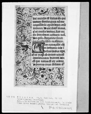 Lateinisches Gebetbuch mit französischem Kalender — Initiale C (um natus esset), darin der Evangelist Matthäus