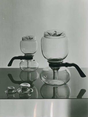 Sintrax Kaffeemaschinen mit einem Griff von Bruno Mauder