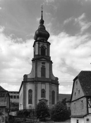 Katholische Pfarrkirche Sankt Martin und Johann Nepomuk