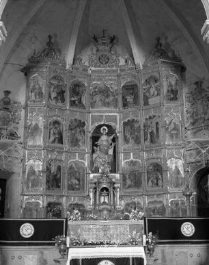 Hochaltar mit Szenen aus dem Leben Marias und Christi dargestellt auf 25 gerahmten Tafeln
