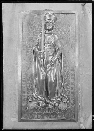 Tumba des Stifters Friedrich der Streitbare, gest. 1428 : Grabtumba Friedrichs des Streitbaren (gestorben 1428). Meißen, Dom, Fürstenkapelle