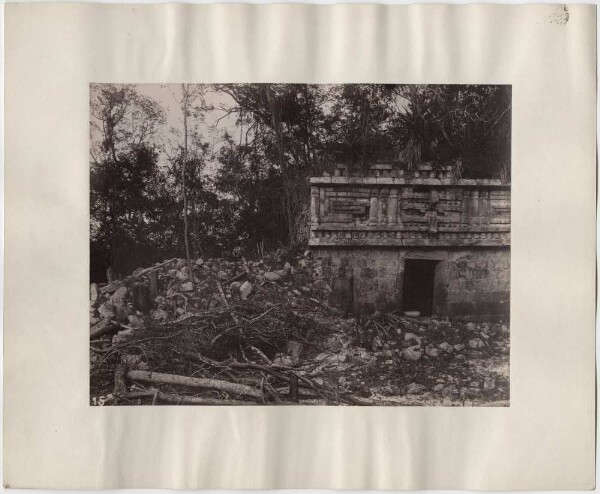 "Palastfassade. Westflügel. Blick nach Norden. (Einzelheit)"