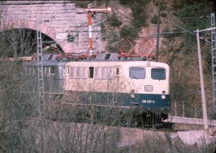 Badische Schwarzwaldbahn Niederwasser Lok 139_557 Vorspann Ausfahrt Spärletunnel