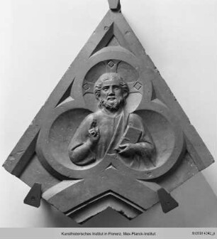 Nachahmung eines gotischen Giebelfragments mit segnendem Christus