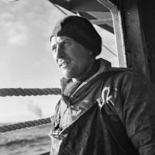 Männerportrait, Männer am Netz, Fischdampfer PC312 Tirol