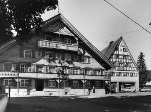 Allgäu. Gasthaus? und Wohnhaus mit Laden (Zwischen Weiler im Allgäu und Oberstaufen)