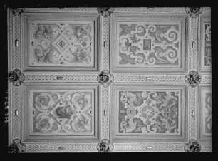 Raumaufnahme Gewehrgalerie. Deckengestaltung