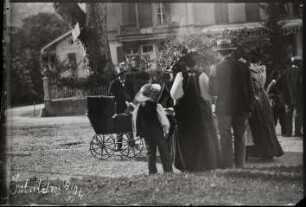 Menschengruppe in Interlaken