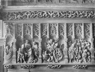 Gotischer Kamin — Die Laster und Tugenden
